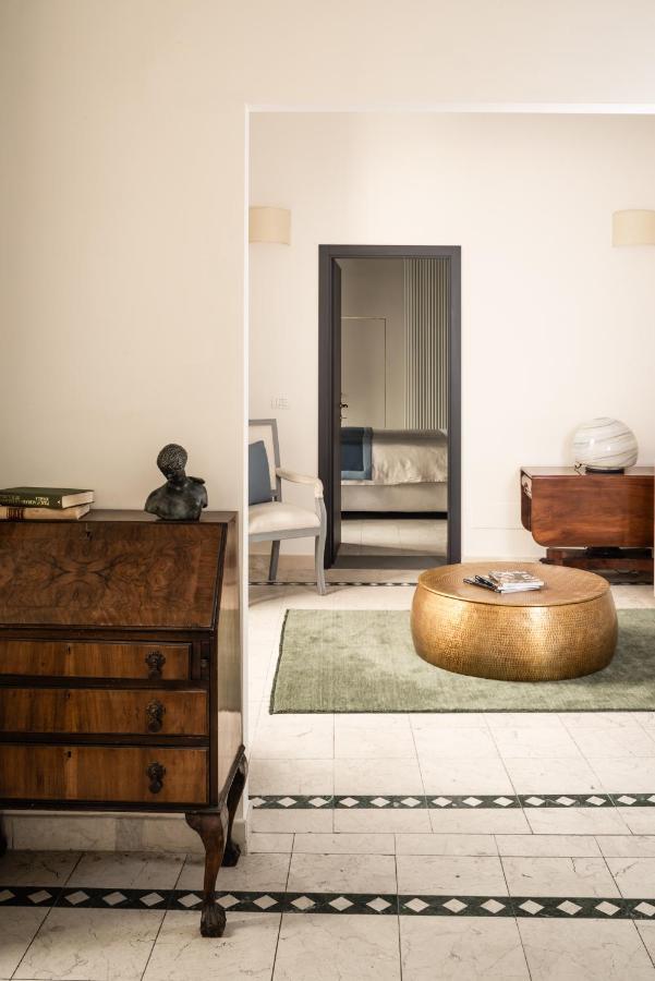 One-Bedroom Apartment,1002898260:JPEG