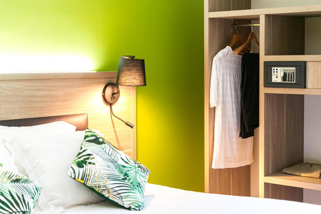 Double Room Street View