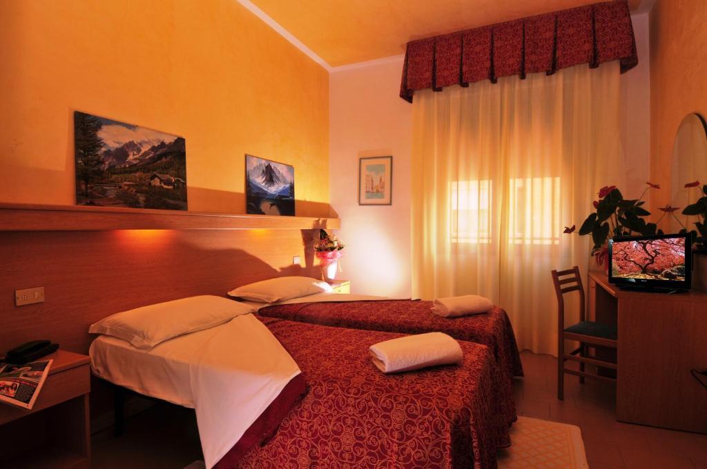 Double or Twin Room,11426898:JPEG