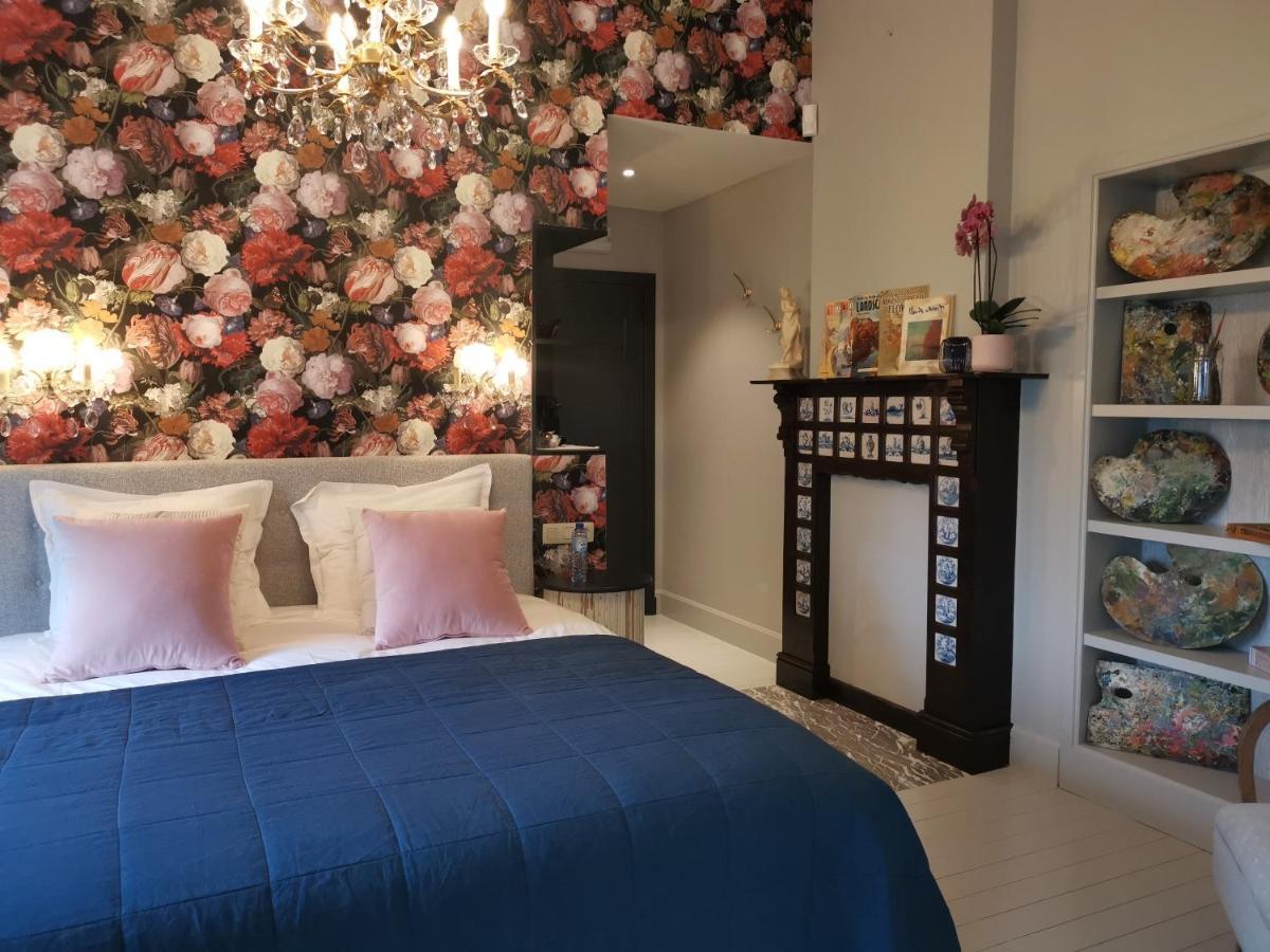 Deluxe Double Room Shower
