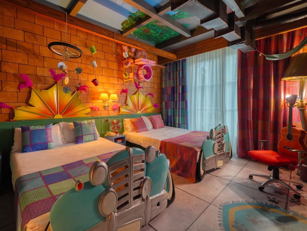 Roulette Themed Room B
