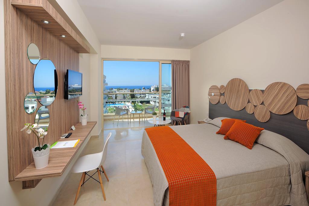 Habitación Doble con vistas al mar (2 adultos + 1 niño) - 1 o 2 camas