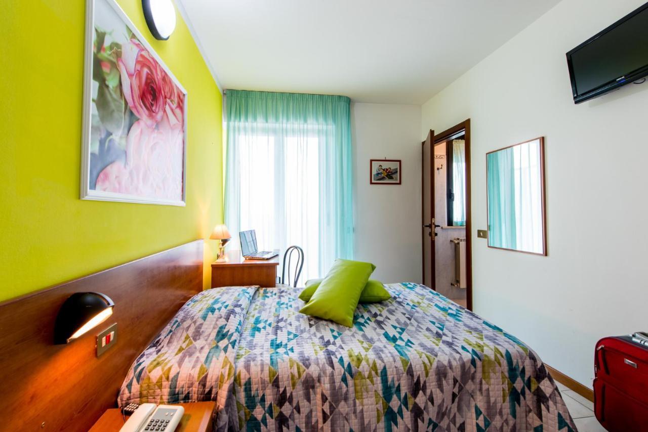 Economy Double Room,1108603398:JPEG