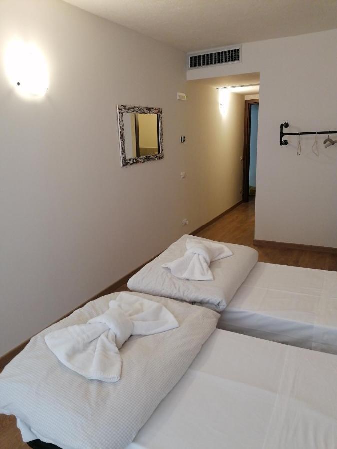 Twin Room,1146350122:JPEG
