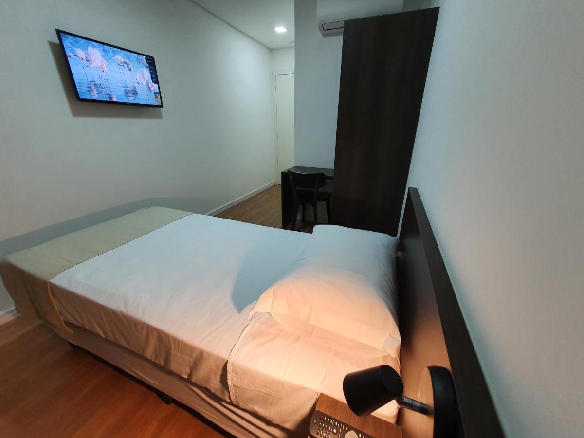 Quarto Individual com Banheiro Privativo