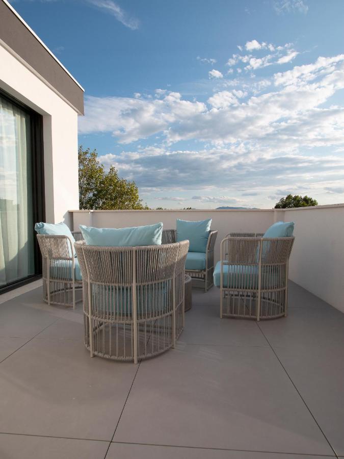 Penthouse Apartment,1147095682:JPEG