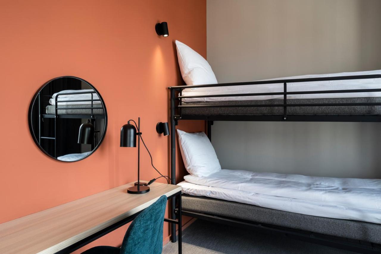 Family Room,1153996218:JPEG