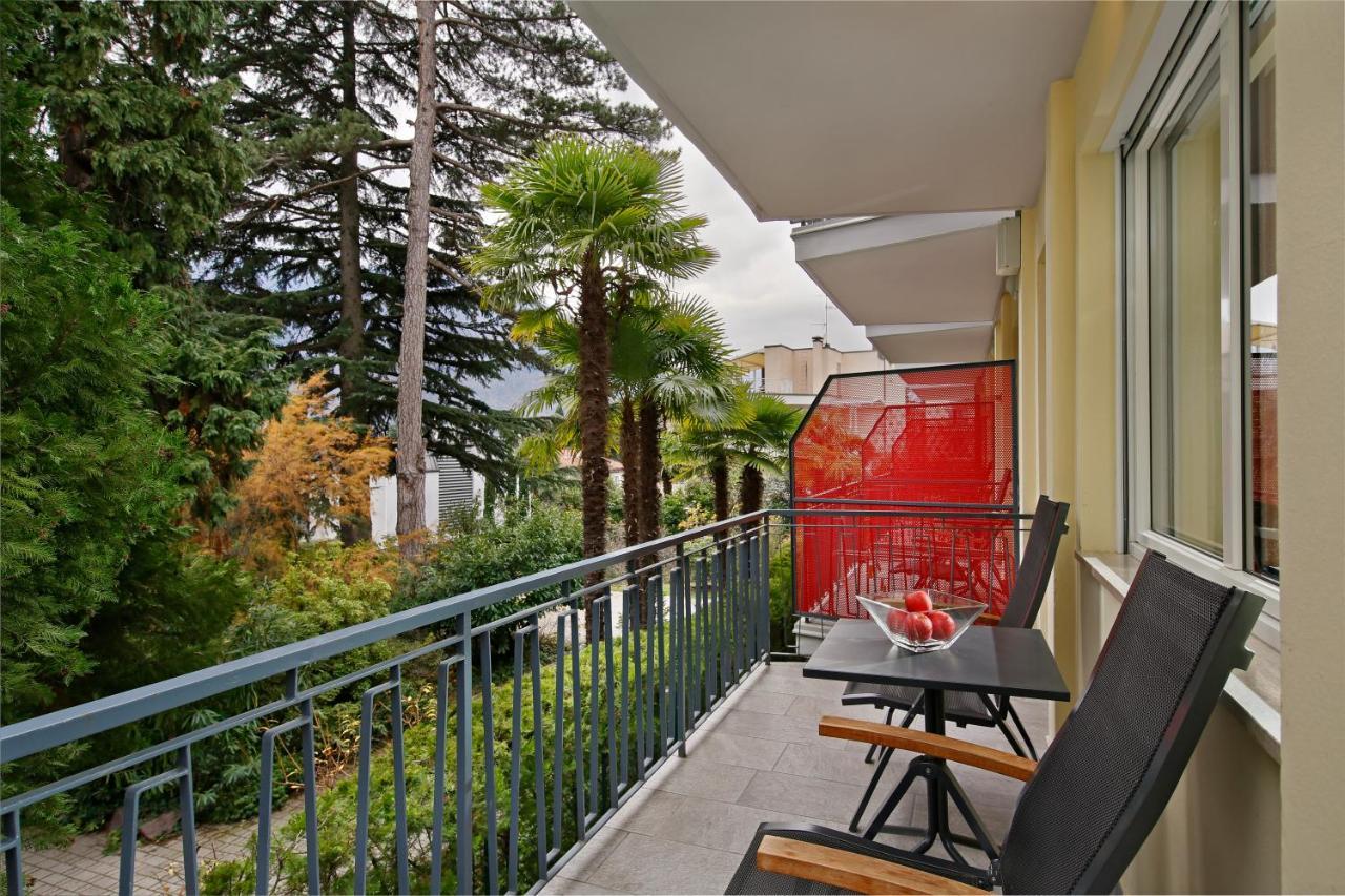 Studio Balcony