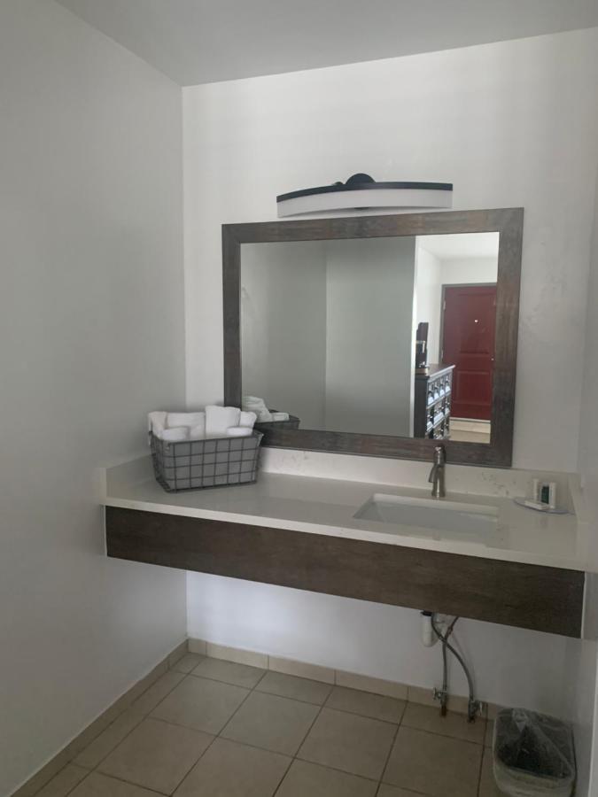 Deluxe Queen Room with Two Queen Beds,1375596524:JPEG