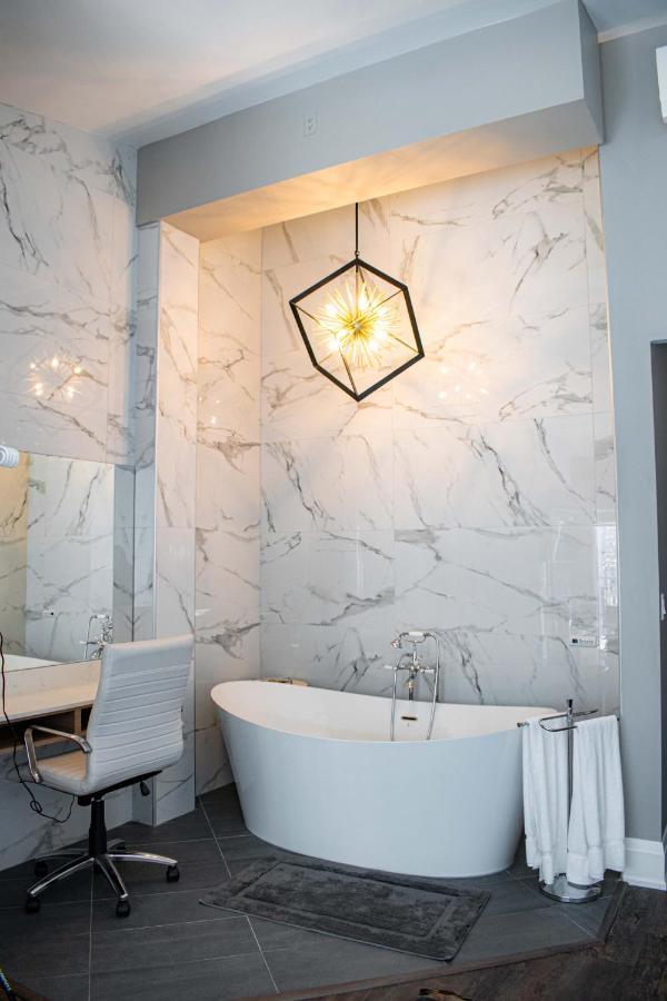 Suite with Spa Bath