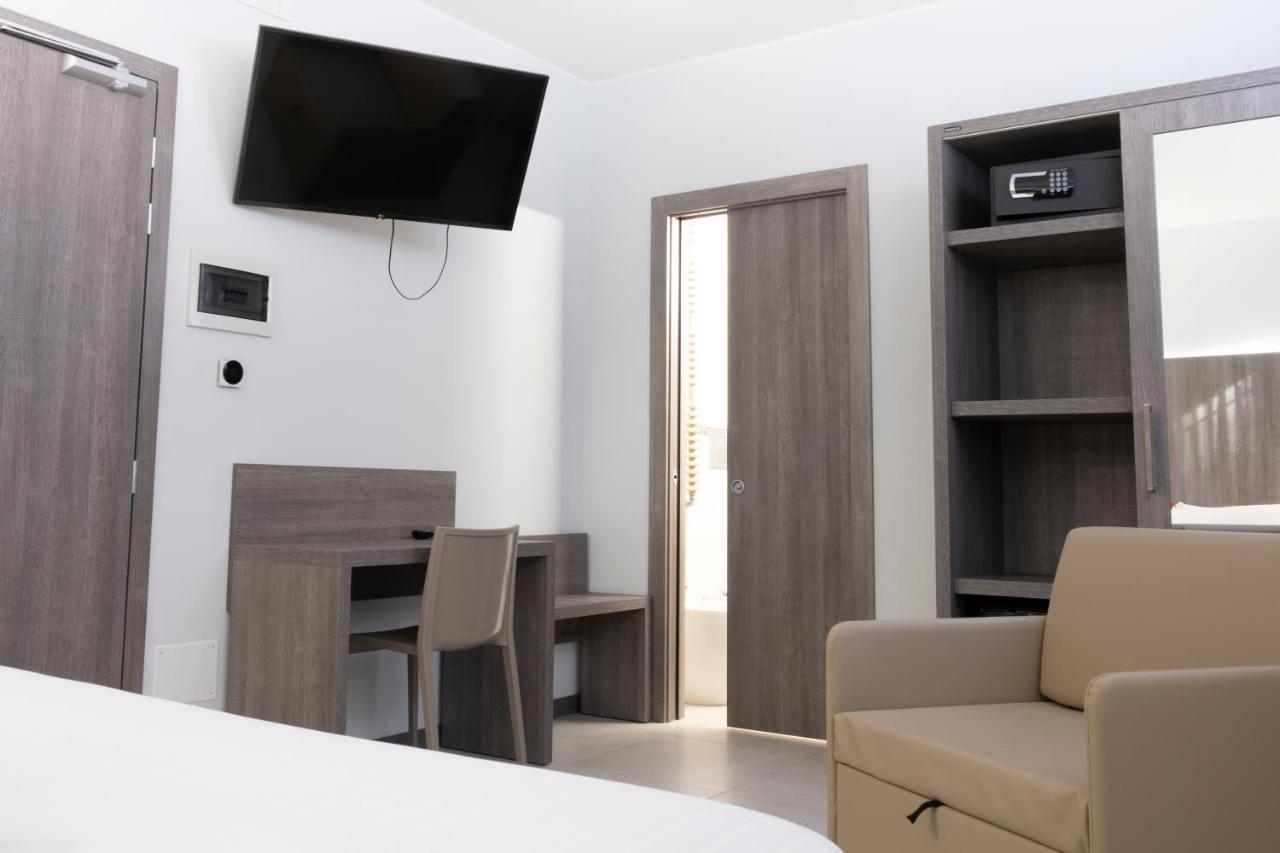 Basic Triple Room