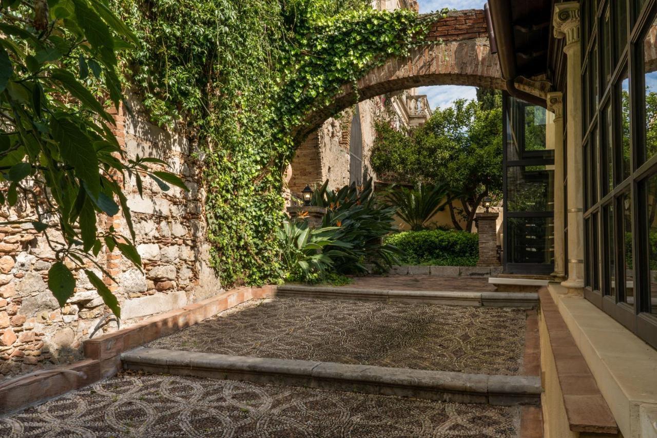 Villa con vistas al jardín - Anexo