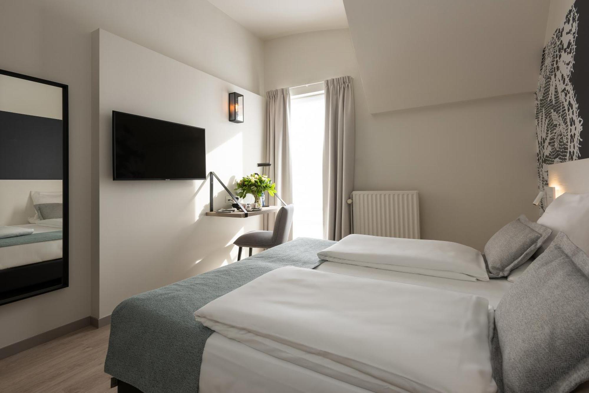 Double Room Bath