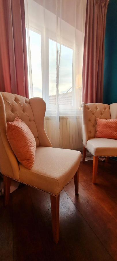One-Bedroom Deluxe Apartment
