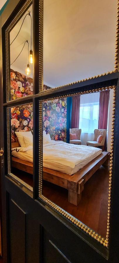 One-Bedroom Deluxe Apartment