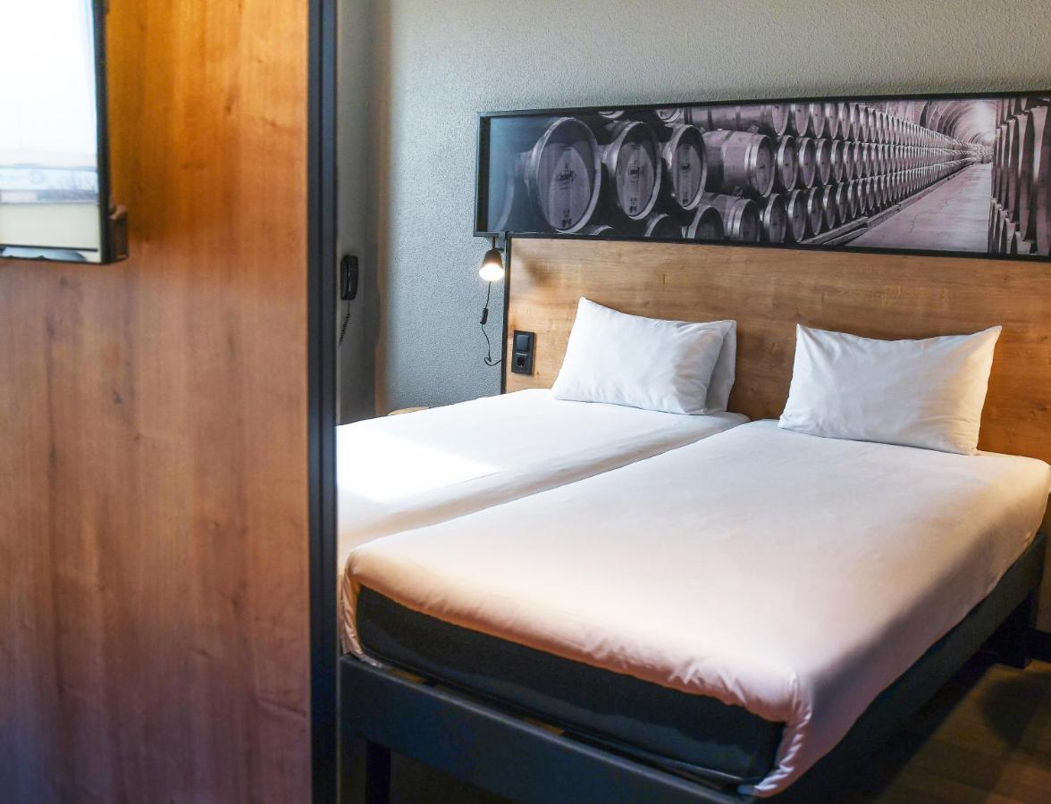 Standard Twin Room,1205186332:JPEG