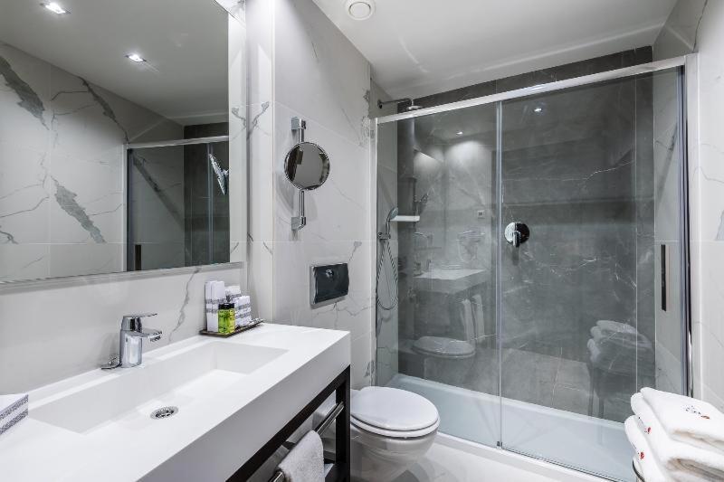 Deluxe Junior Suite