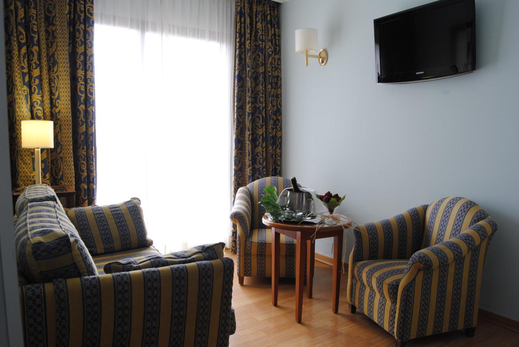 Junior Suite with Terrace,817529549:JPEG