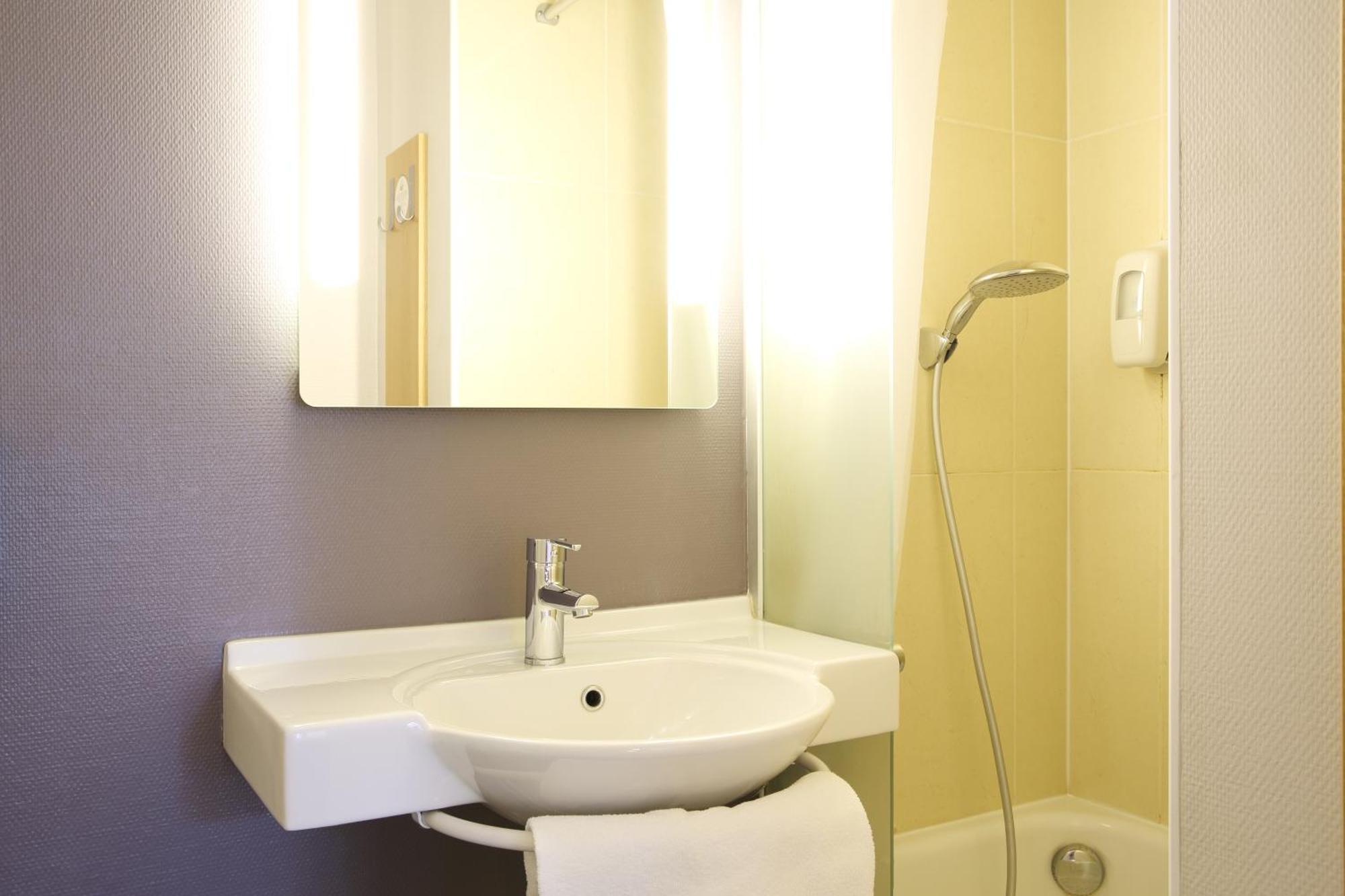 Twin Room,1215342286:JPEG