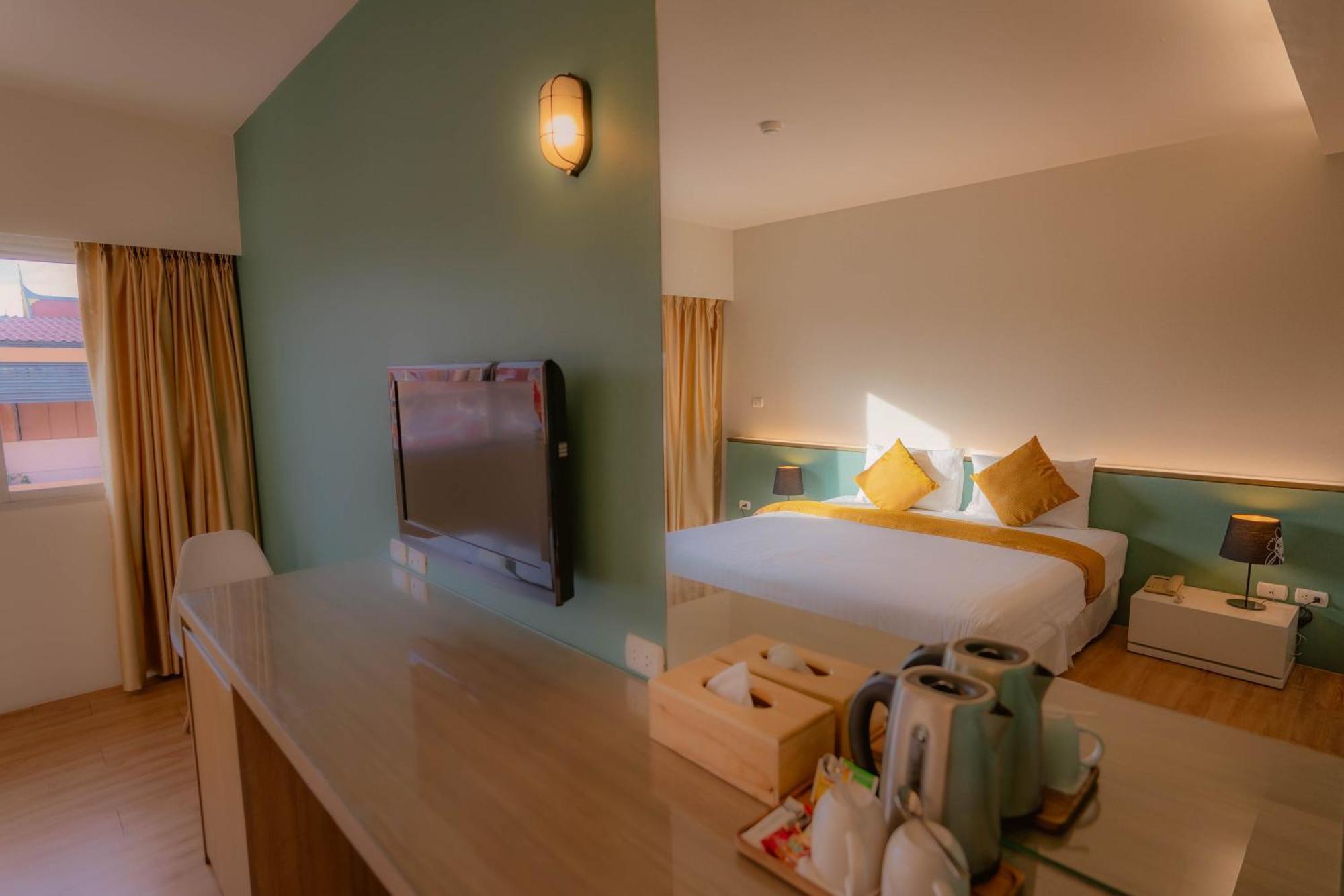 Standard King Room,933750529:JPEG