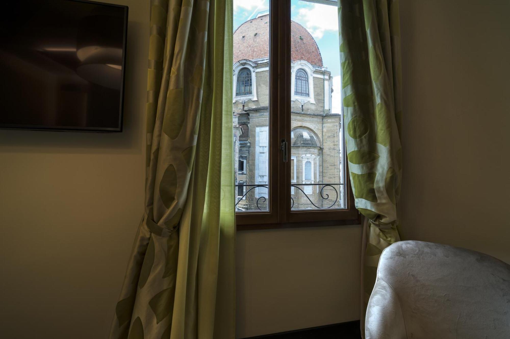 Deluxe Double or Twin Room City View