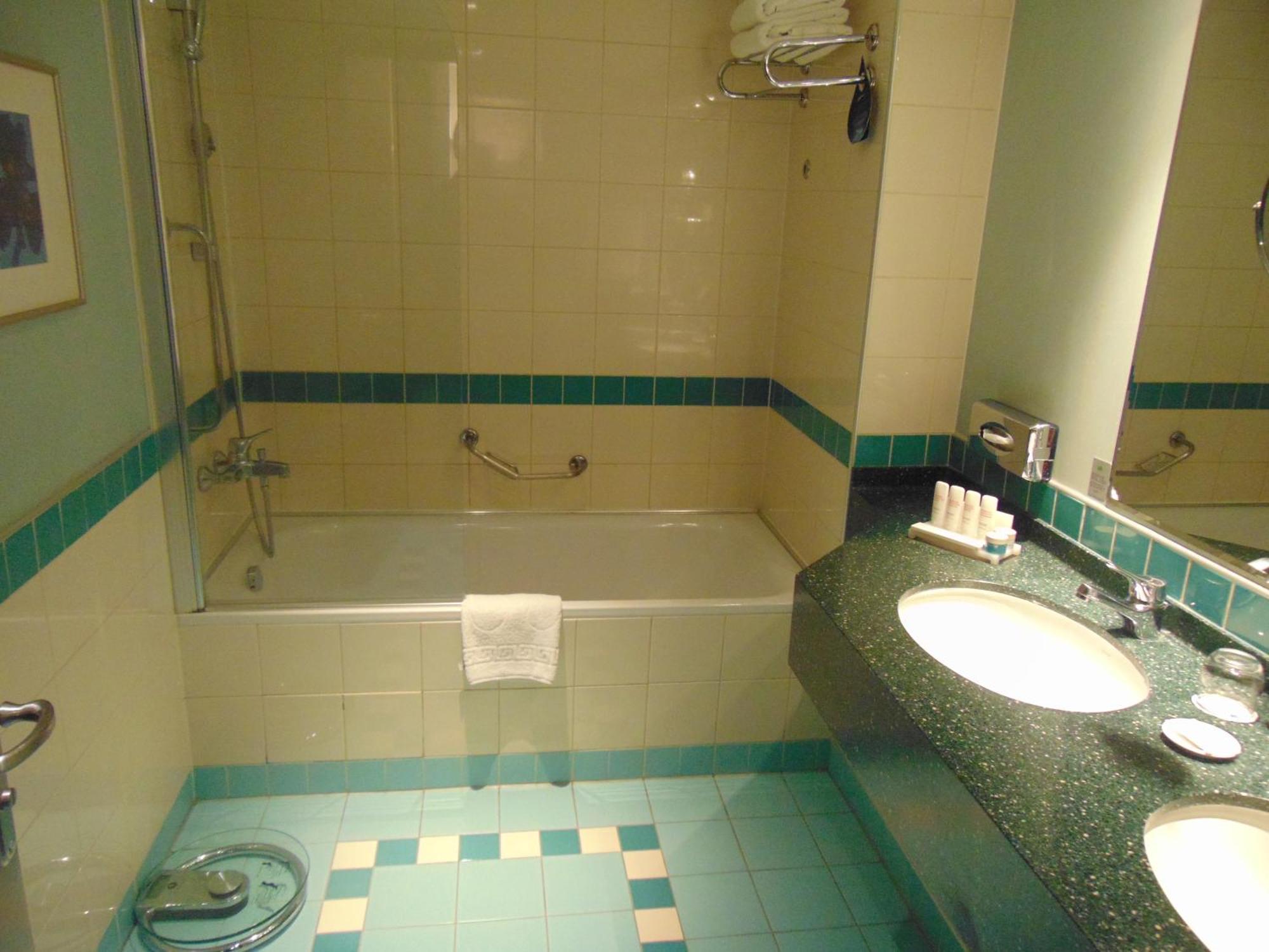 Suite Junior avec Balcon - Vue sur Ville