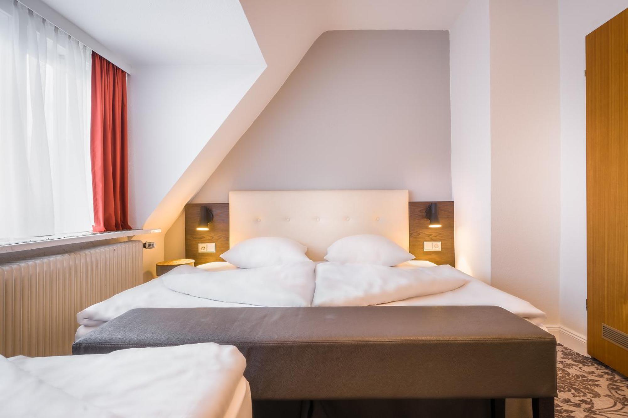 Triple Room,1219196428:JPEG