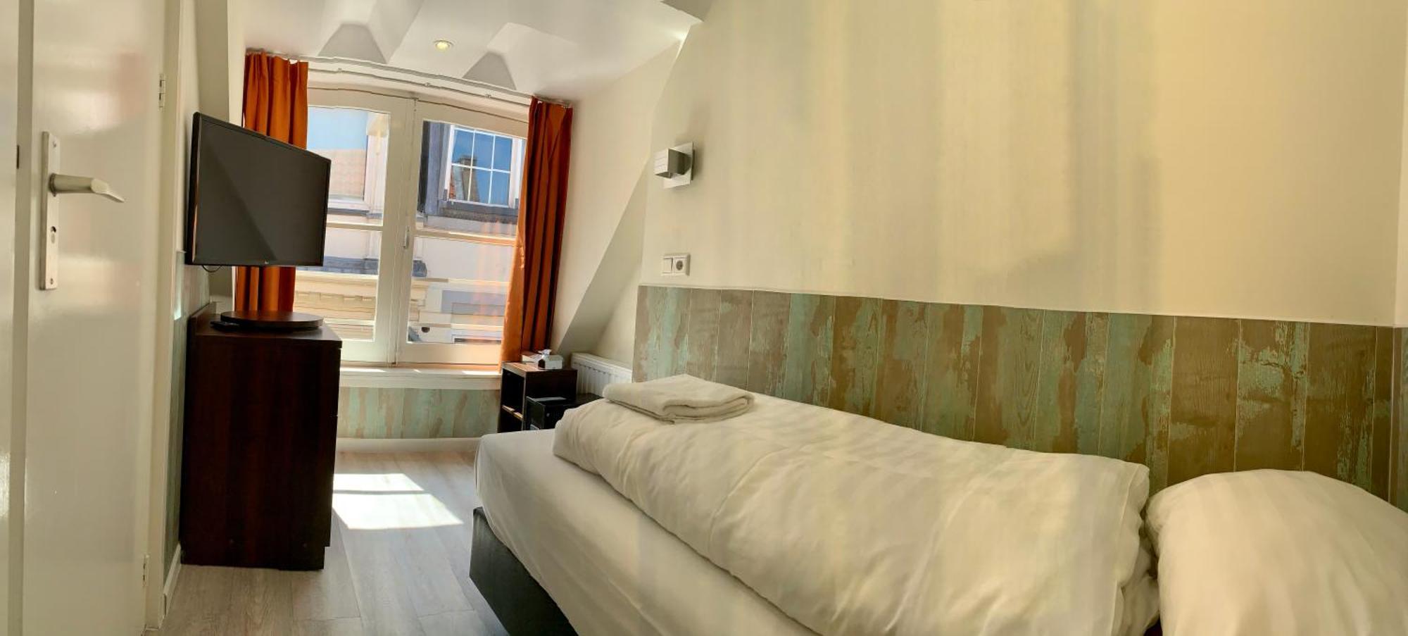 Single Room Private Bathroom