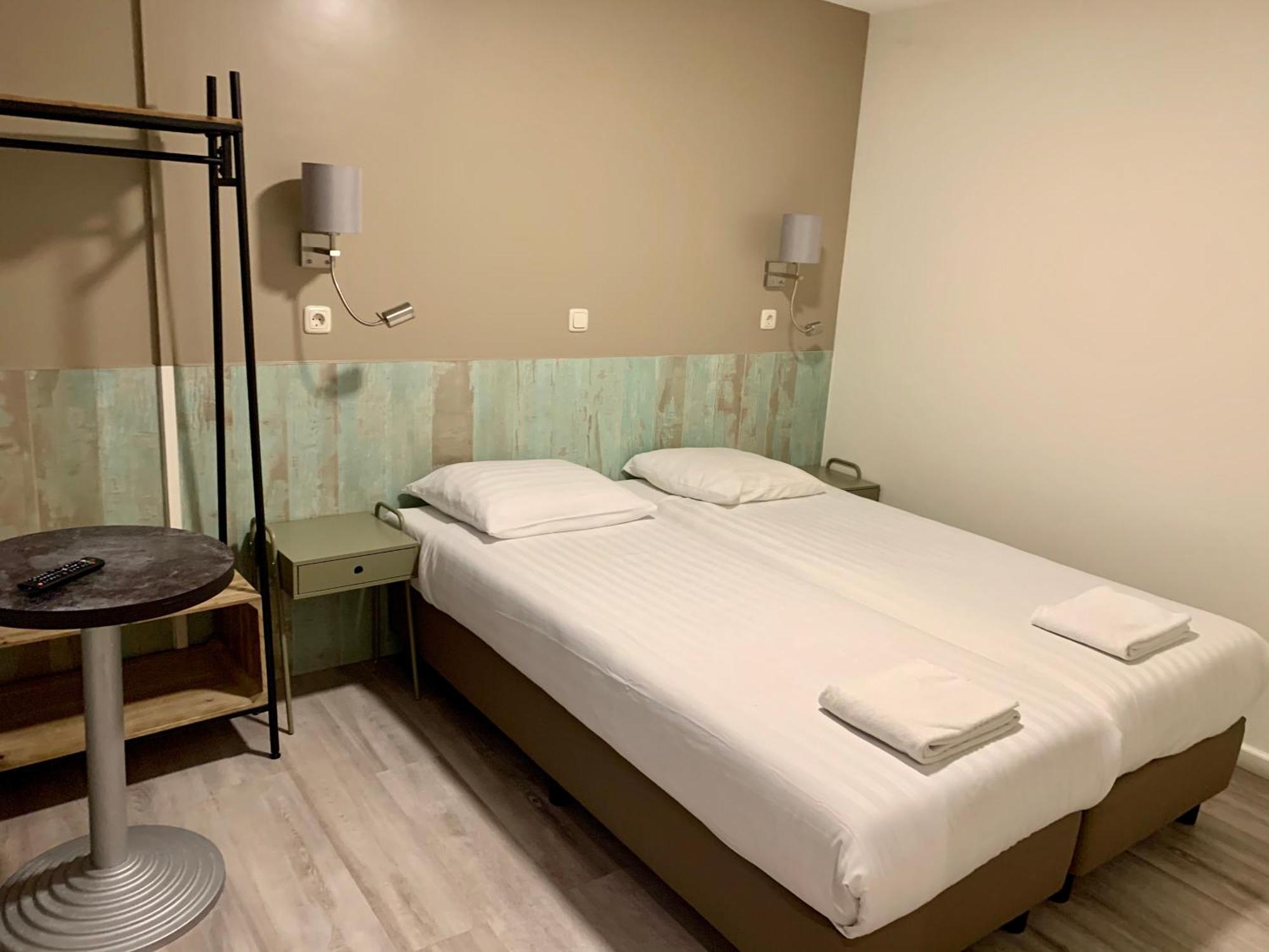 Twin Room Private Bathroom