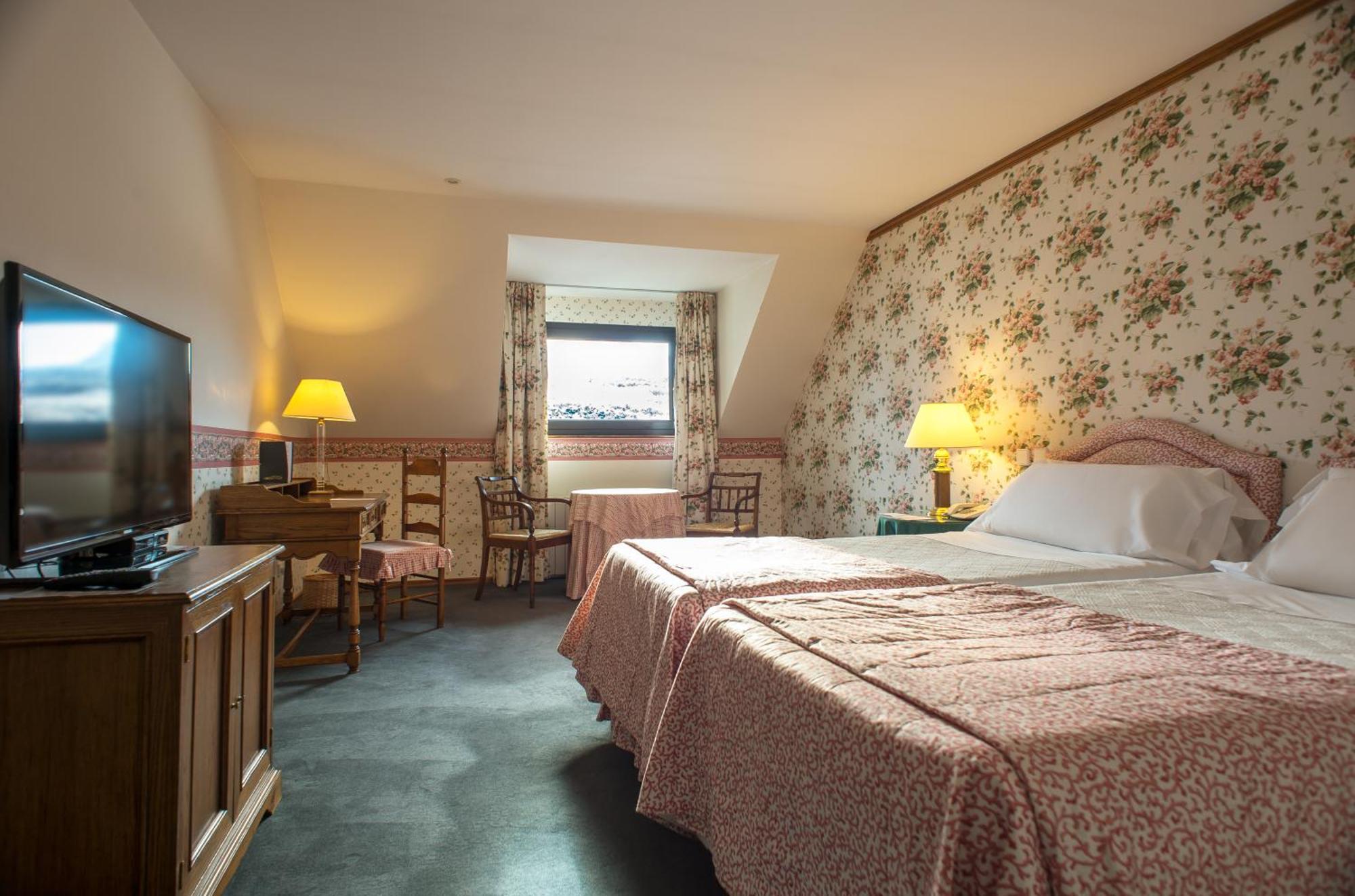 Double Room with Mountain View