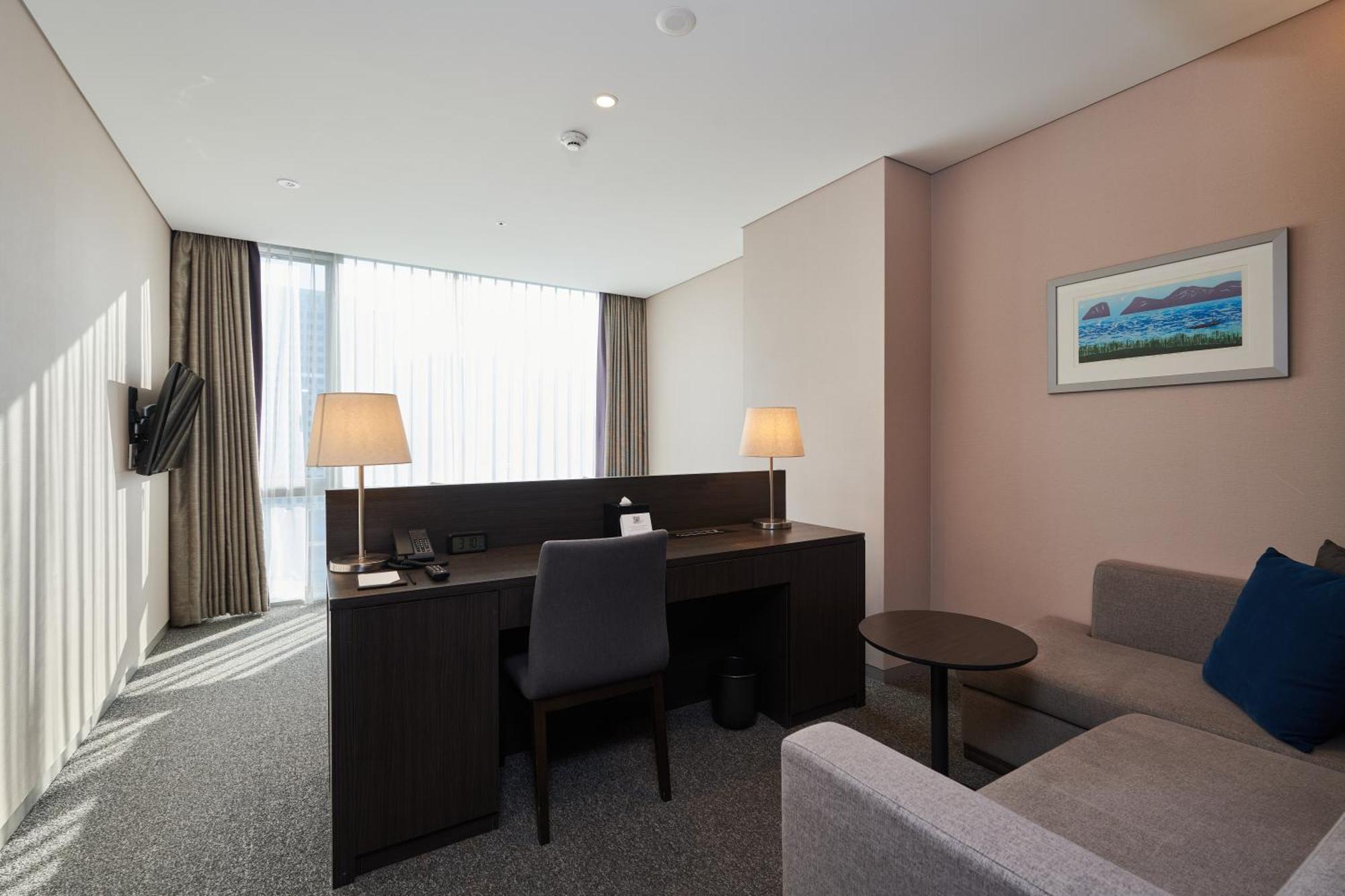 Sky Double Room with Namsan Mountain View,1457473576:JPEG