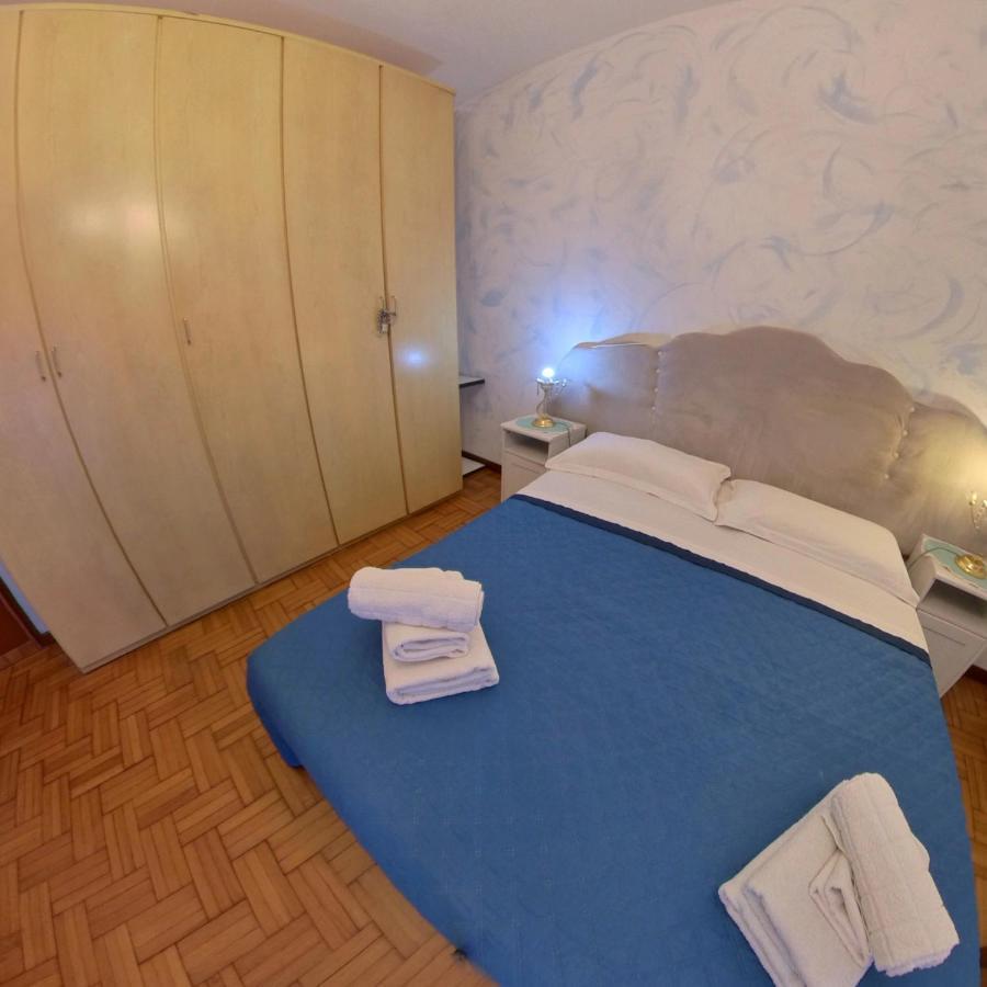 Standard Double Room with Shared Bathroom