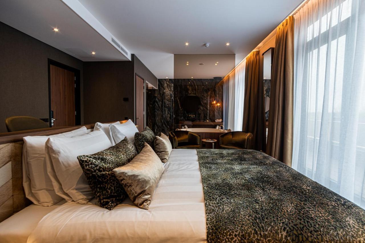 Suite Spa Bath