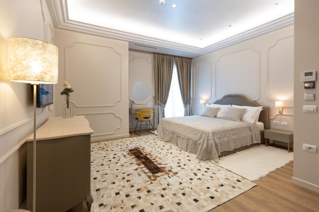 Superior King Room Balcony