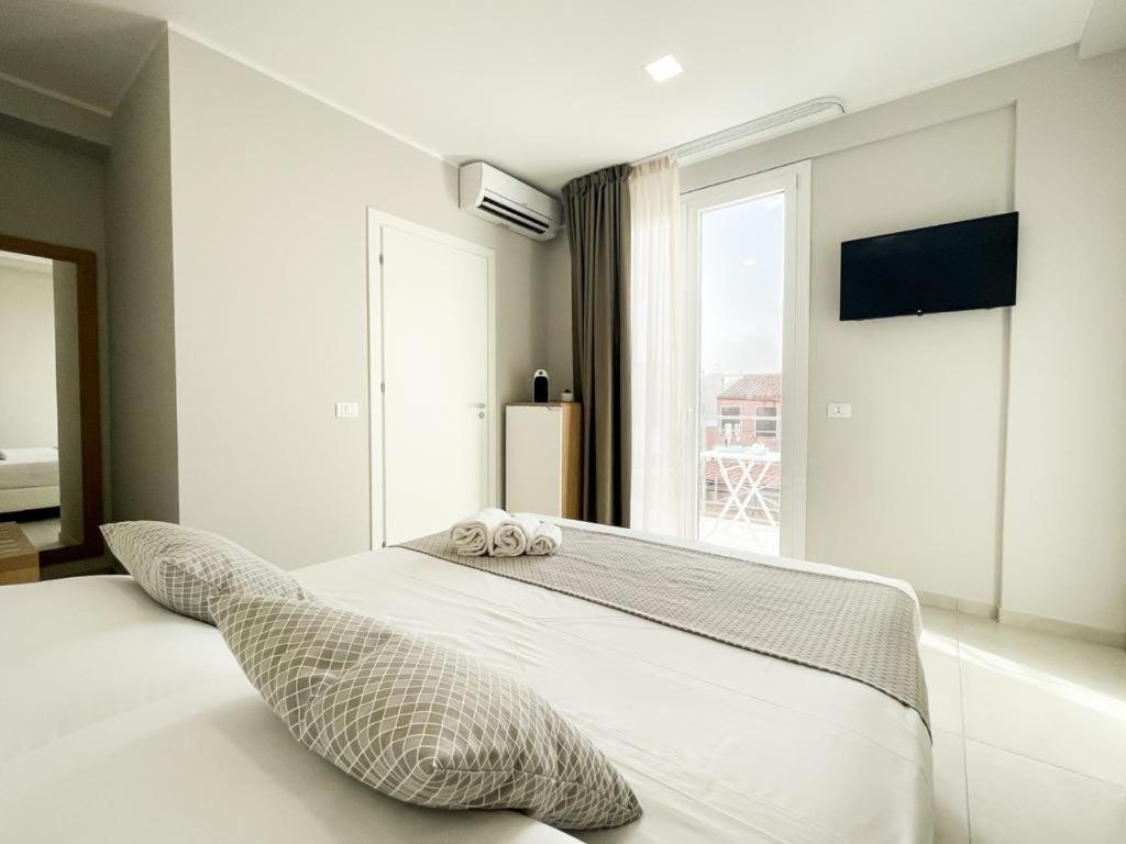 Double Room Balcony,1259464774:JPEG