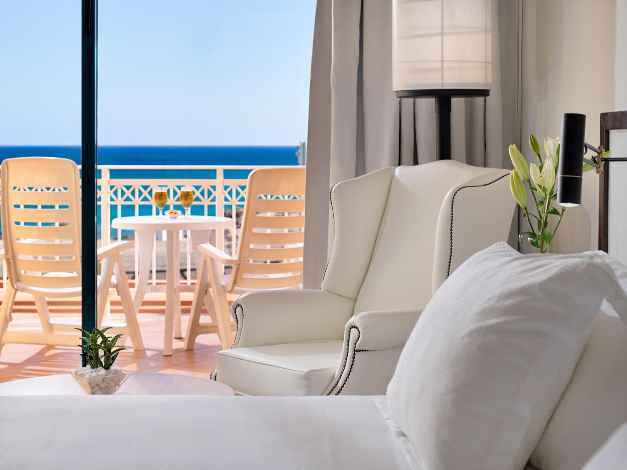 Double or Twin Room Sea View
