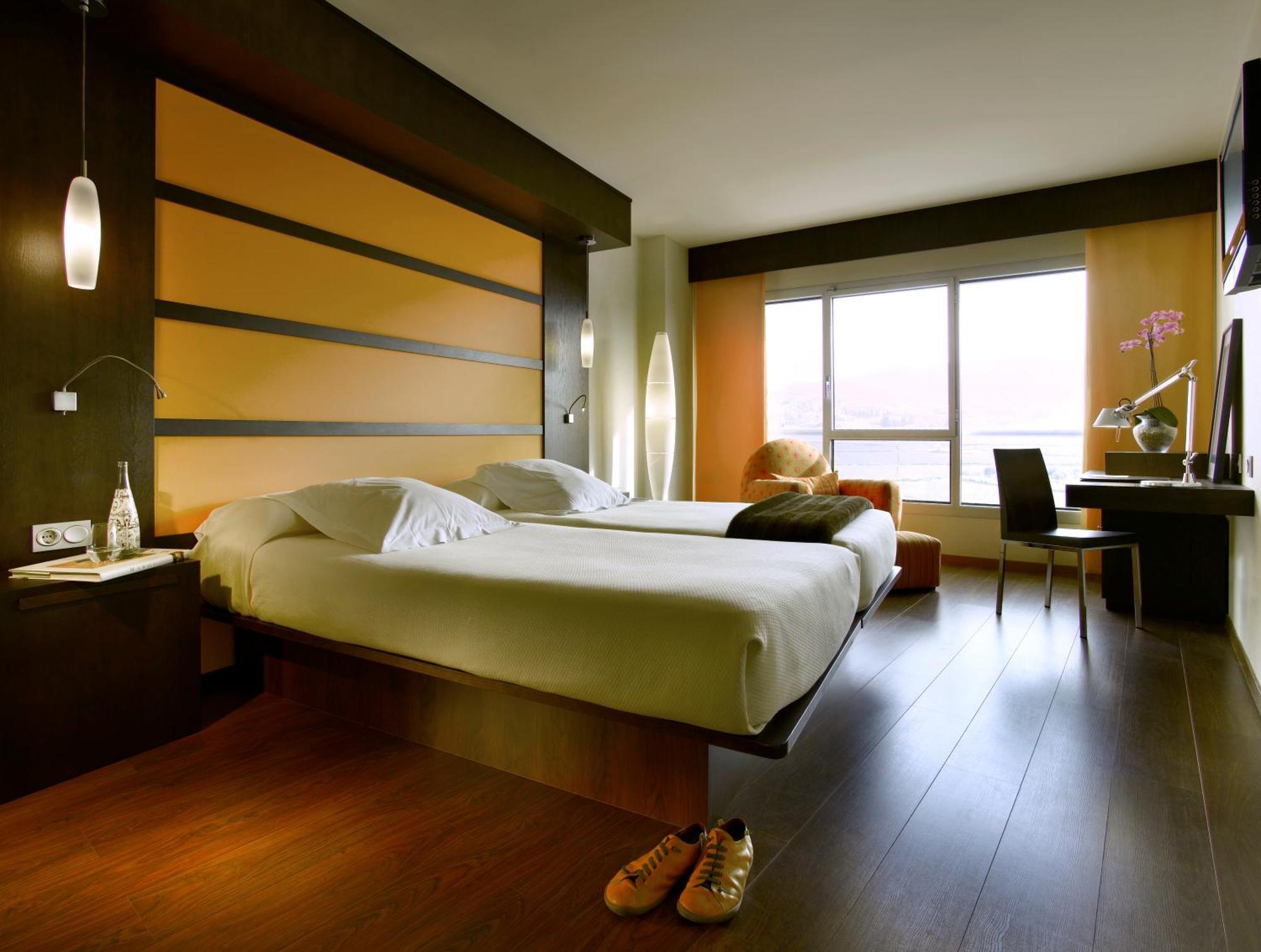 Twin Room,1436538631:JPEG