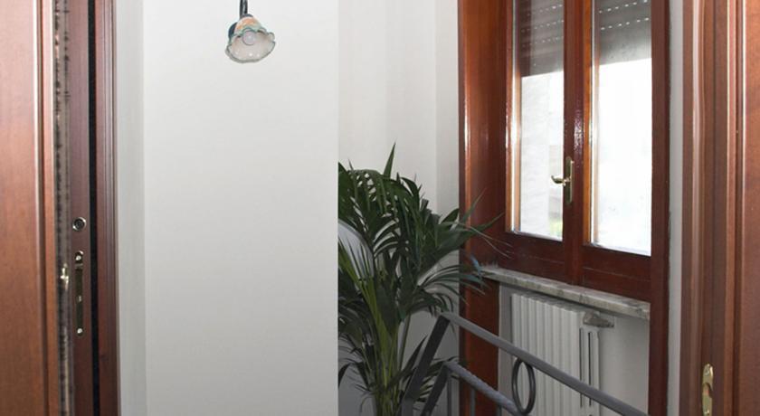 One-Bedroom Apartment Split Level