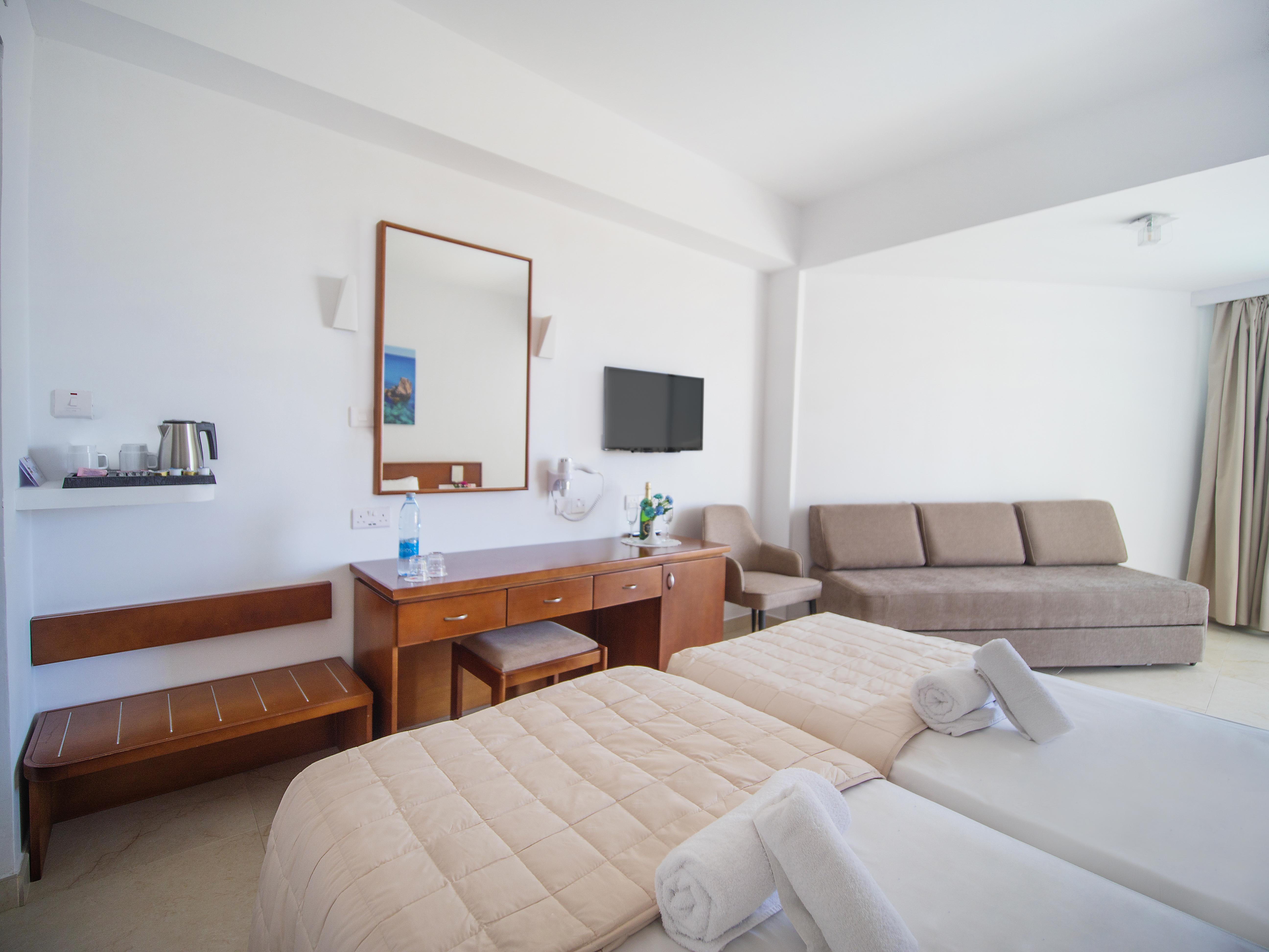 Standard Room with Pool View,1589335024:JPEG