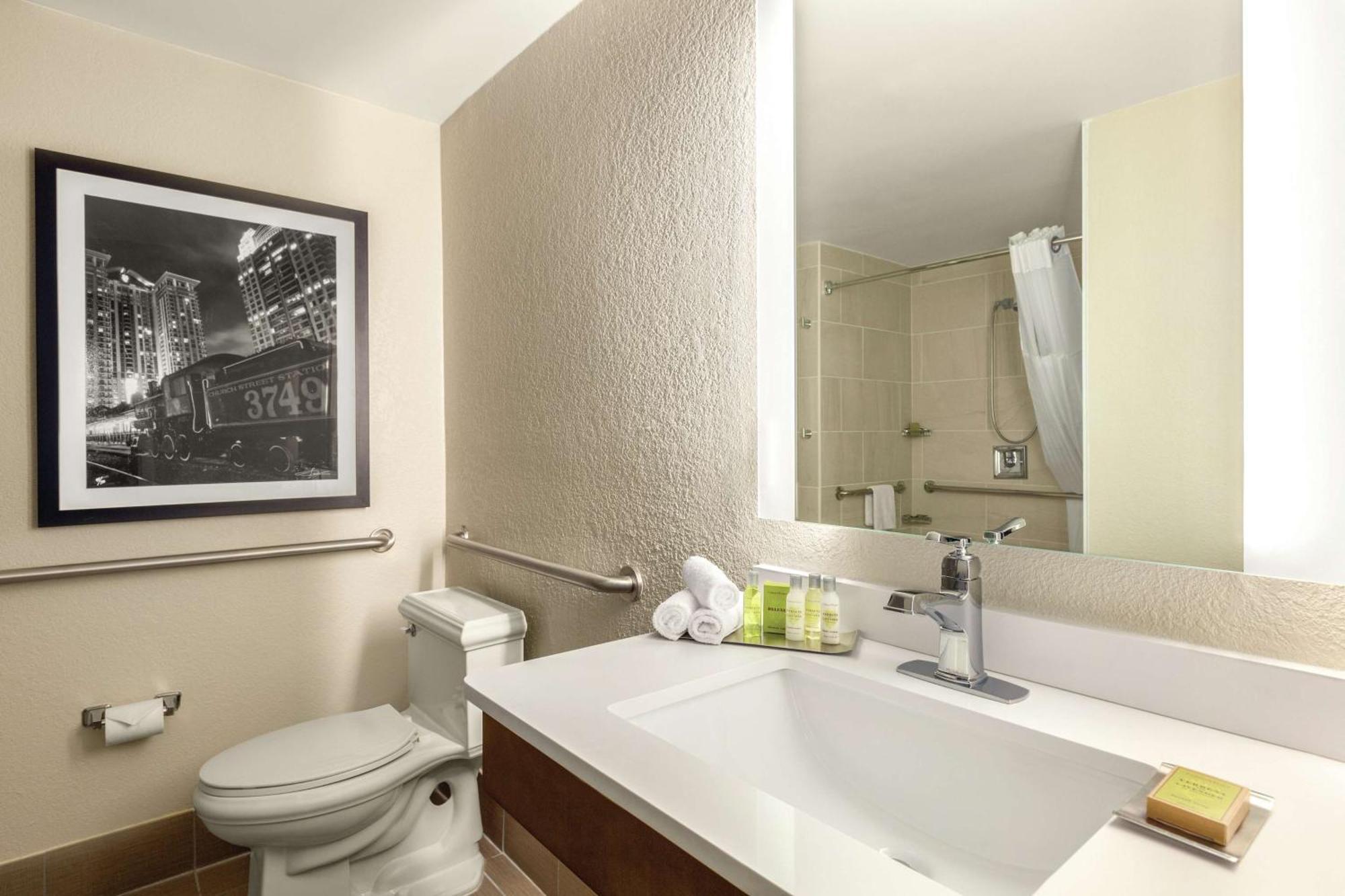 King Room - Disability Access/Roll-in Shower