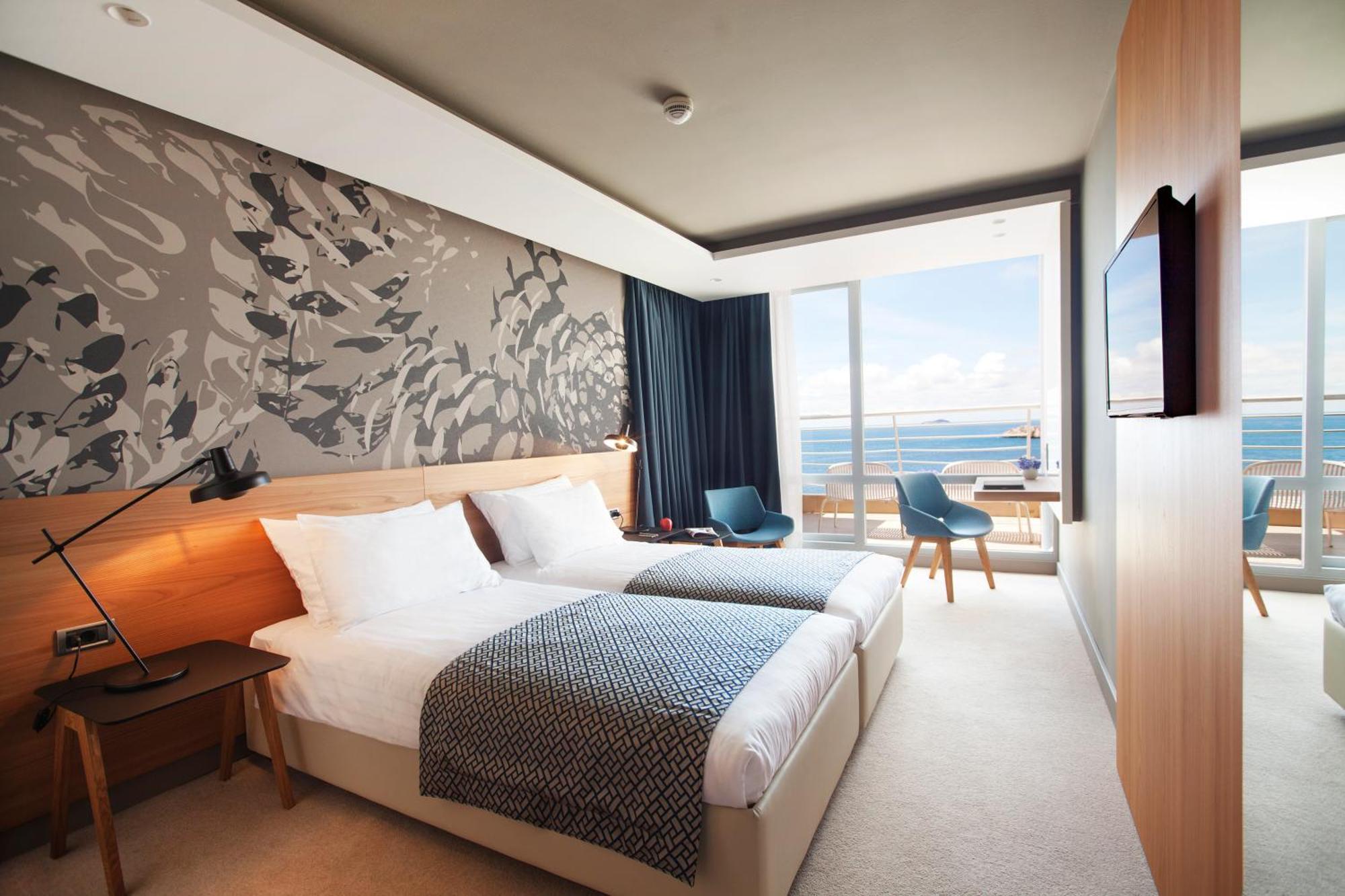 Superior Kamer met Balkon en Uitzicht op Zee - Feestelijk Dinerbuffet op Oudejaarsavond
