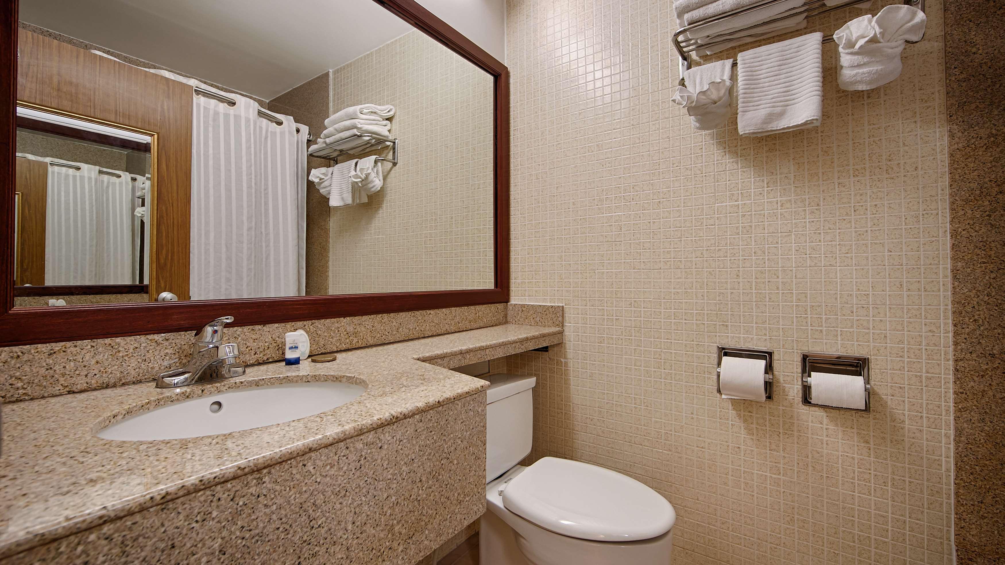 Double Room with Two Double Beds and Balcony - Pool View/Smoking