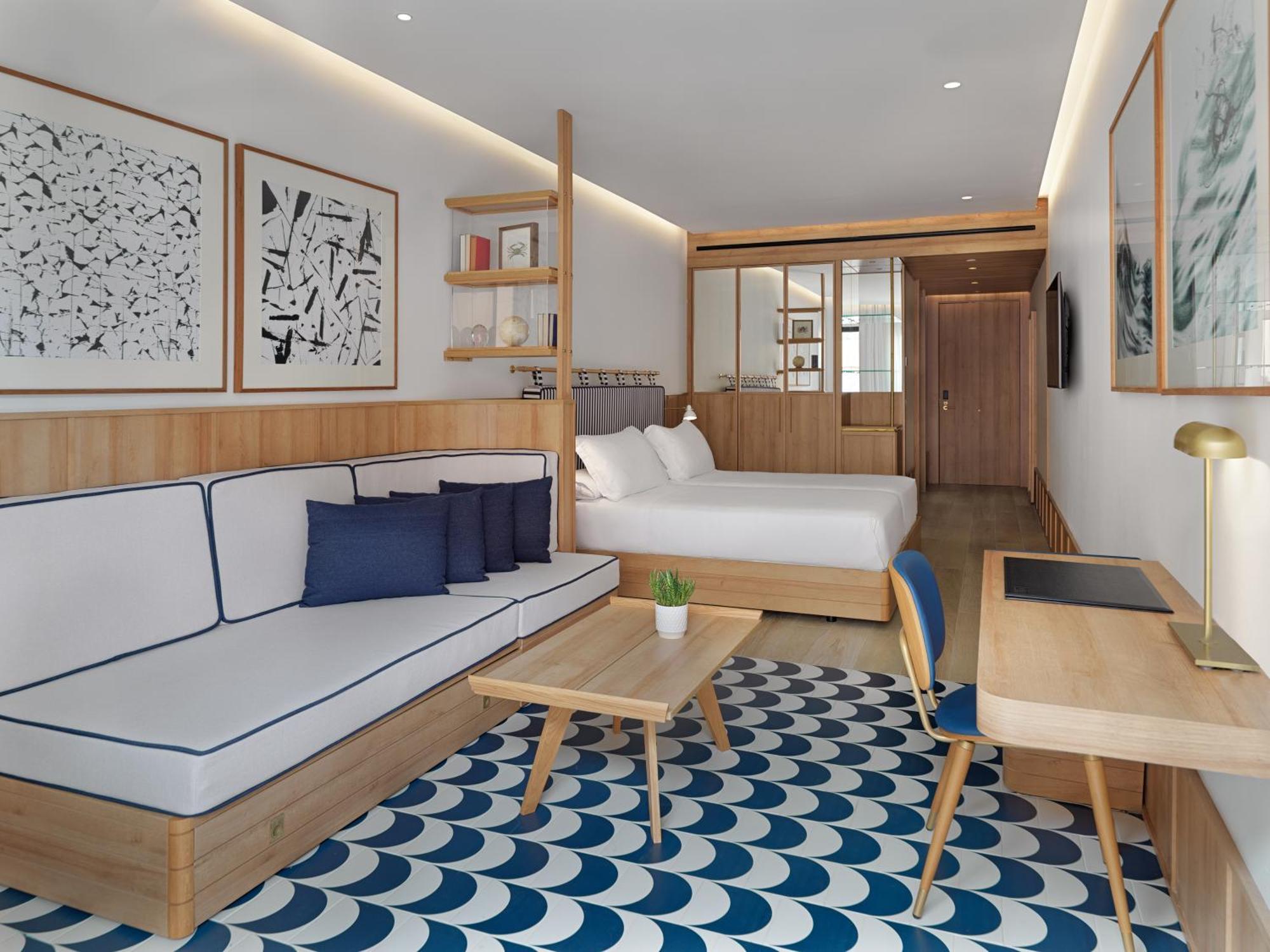 Suite Junior avec Terrasse (2 Adultes + 2 Enfants jusqu'à 11 Ans)