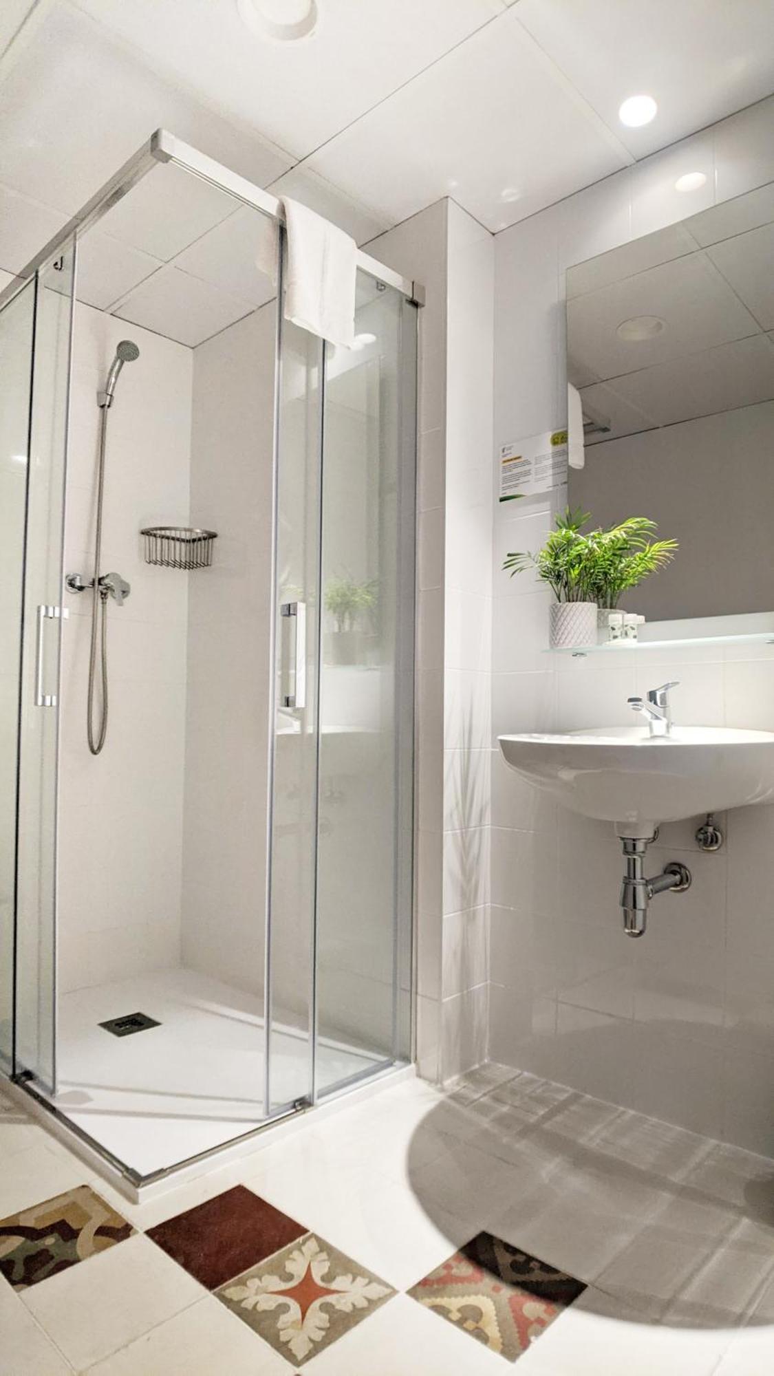 Twin Room Private Bathroom