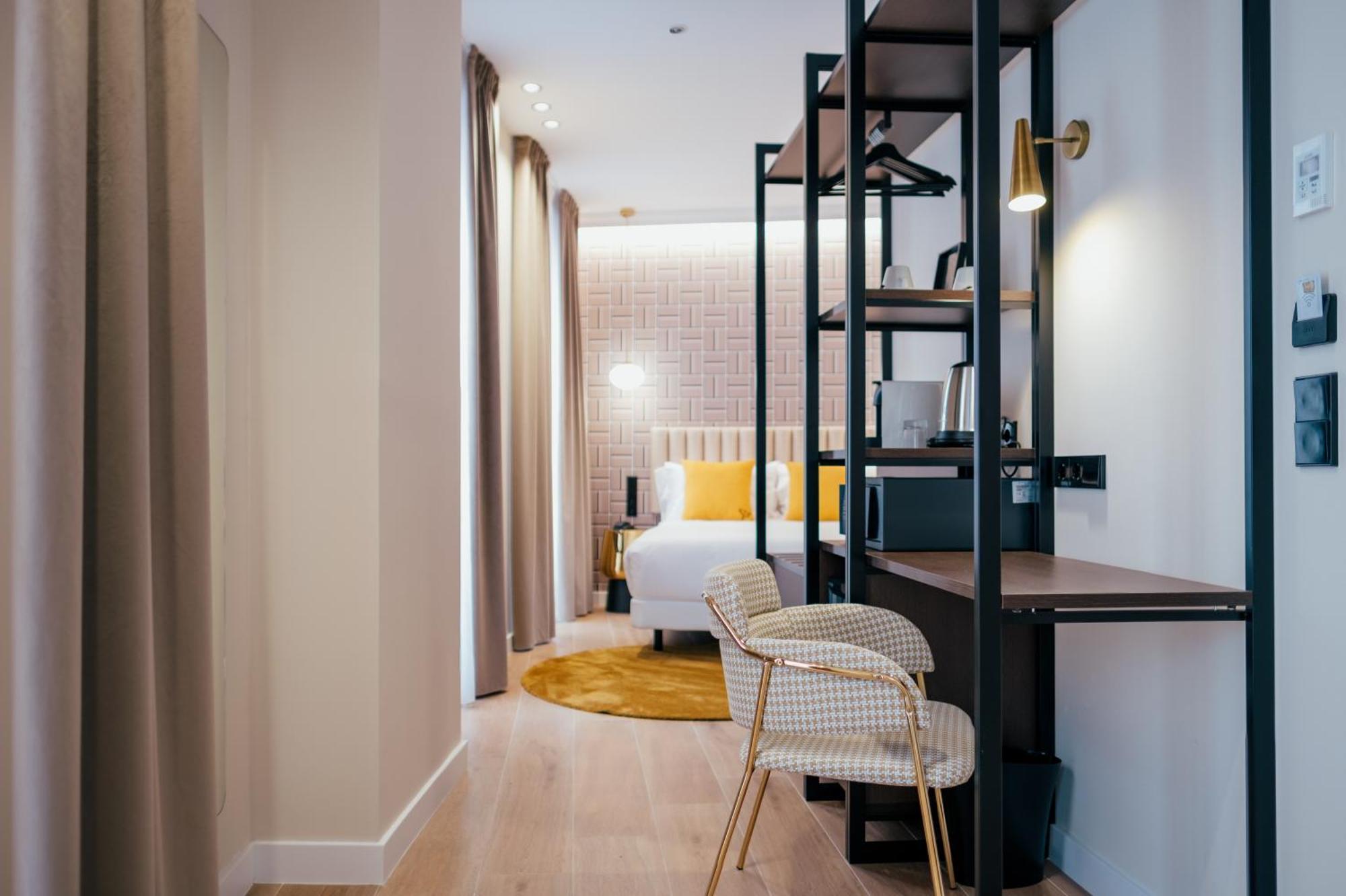 Deluxe Double or Twin Room