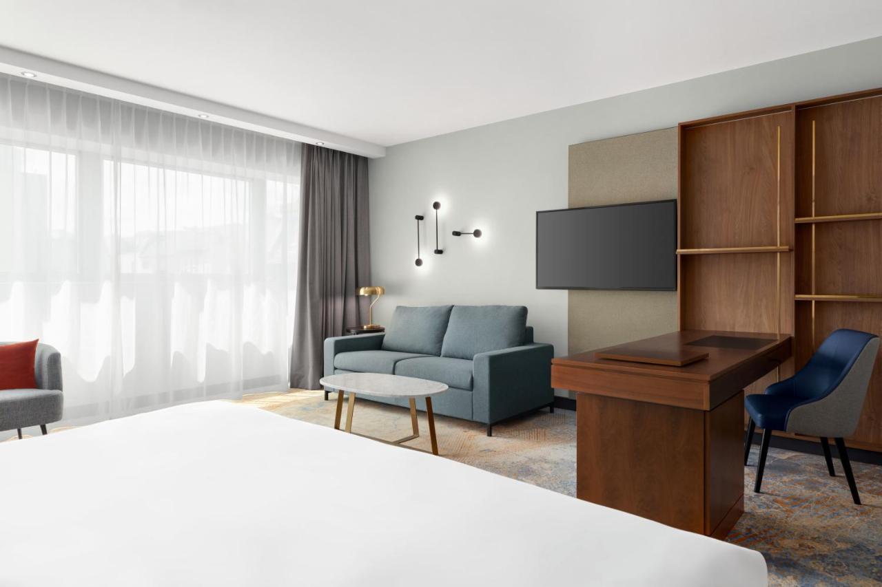 Junior King Suite