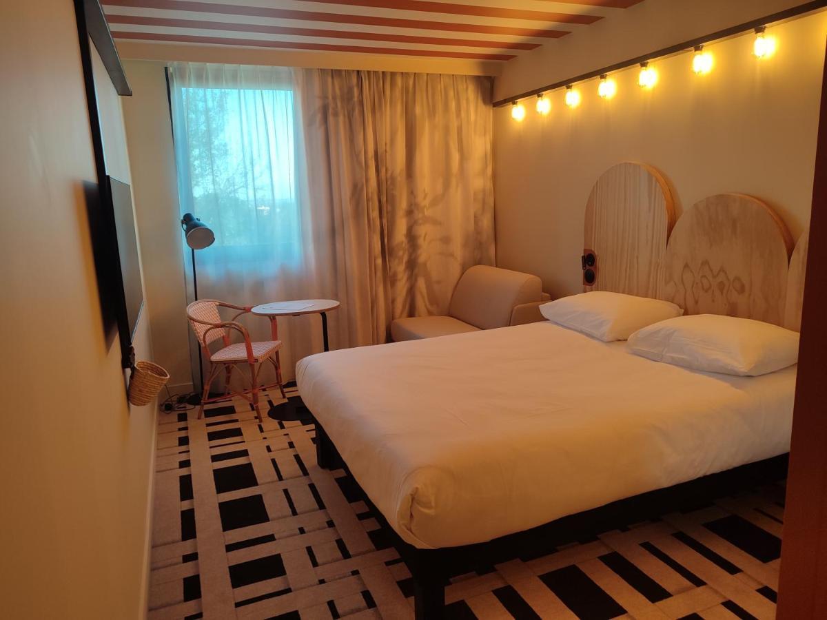 Standard Room with One Double Bed and One Sofa,1334397239:JPEG