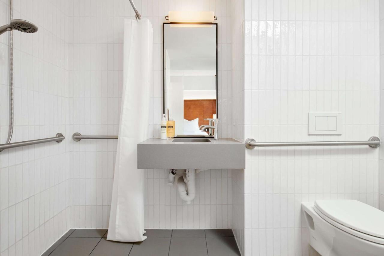 Queen Room City ADA