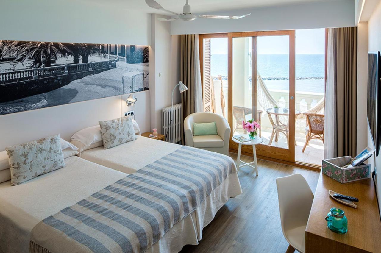 Double or Twin Room Sea View