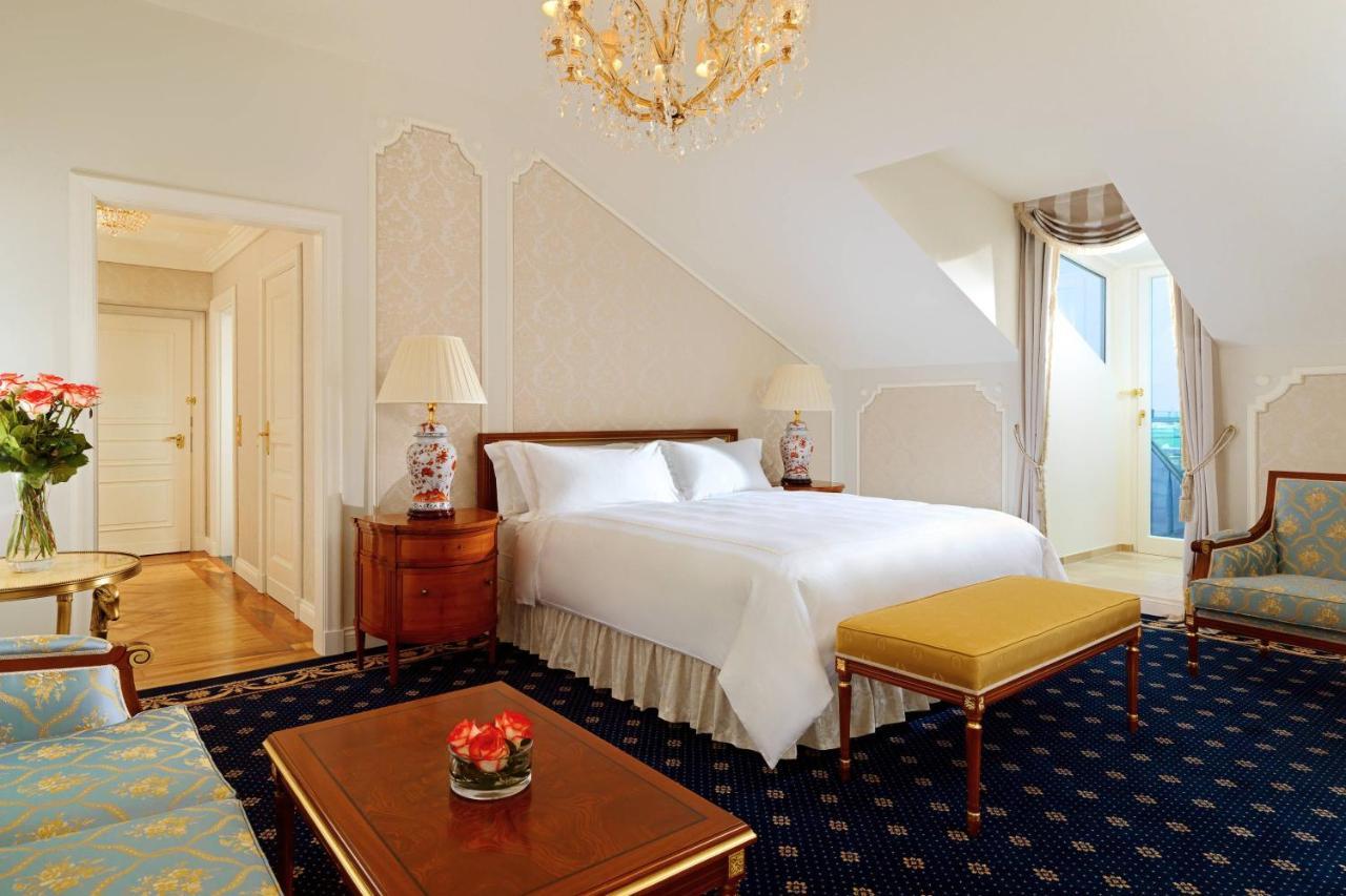 Deluxe King Room,1705634025:JPEG